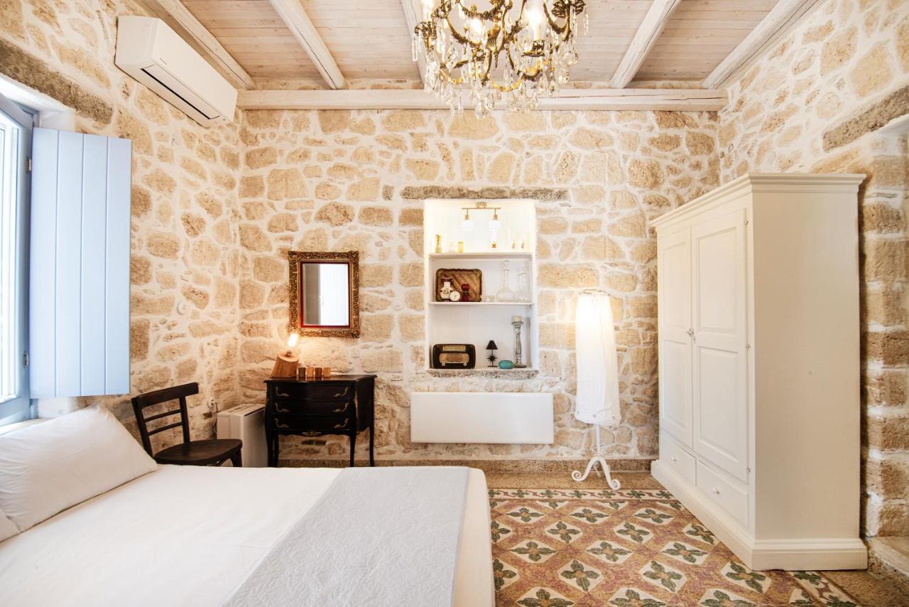 Terra E Sole Spa Suite Aegina Vathí 外观 照片