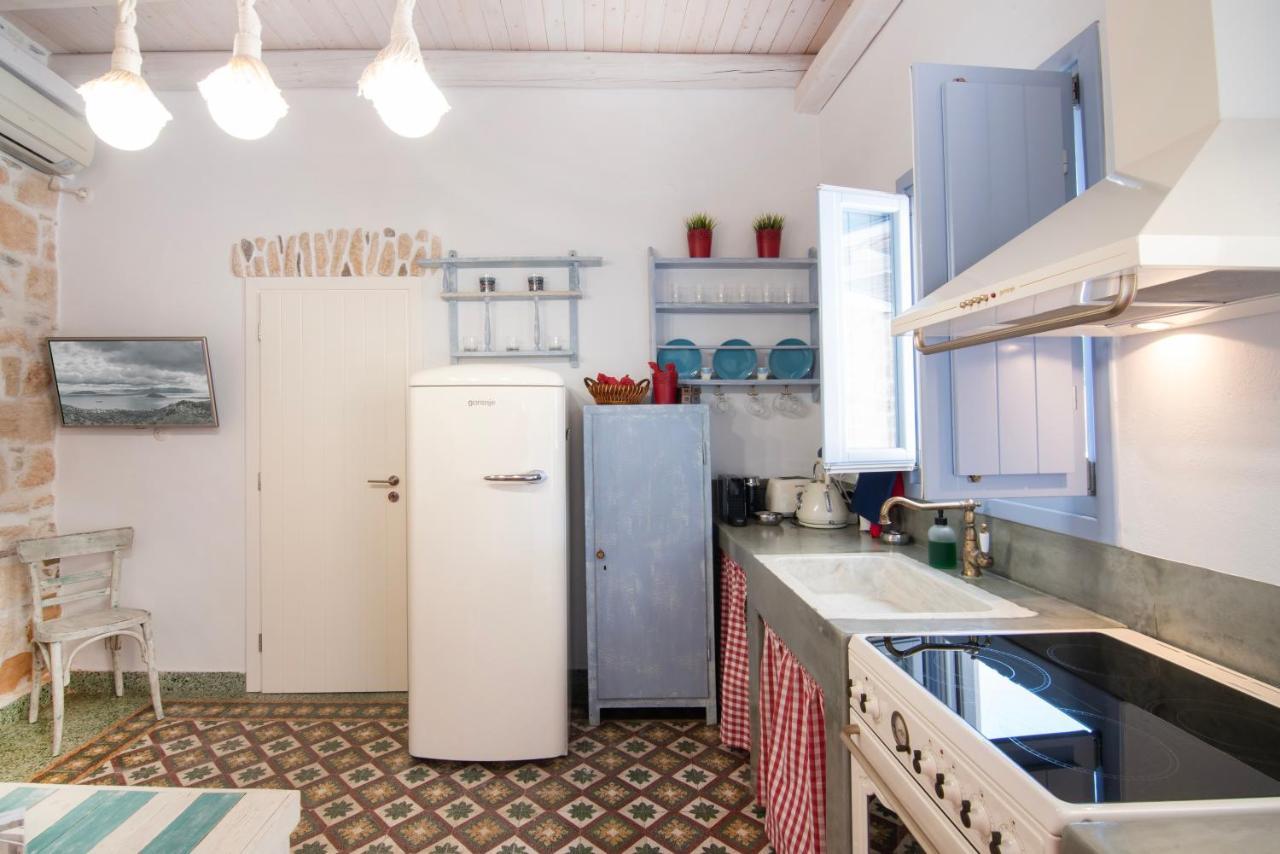 Terra E Sole Spa Suite Aegina Vathí 外观 照片
